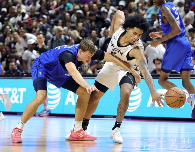 “哈珀关键表现助马刺险胜鹈鹕”